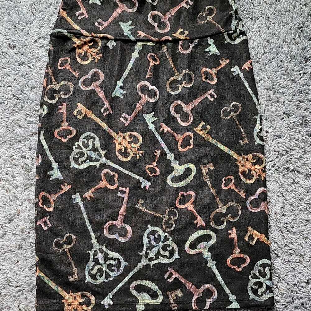 Lularoe Cassie skirt with key design